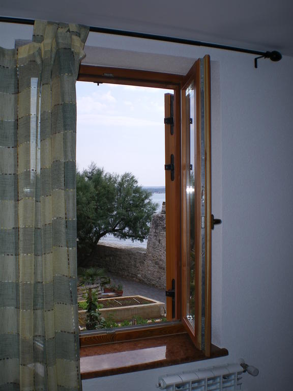 Apartments Edo Novigrad  Bilik gambar